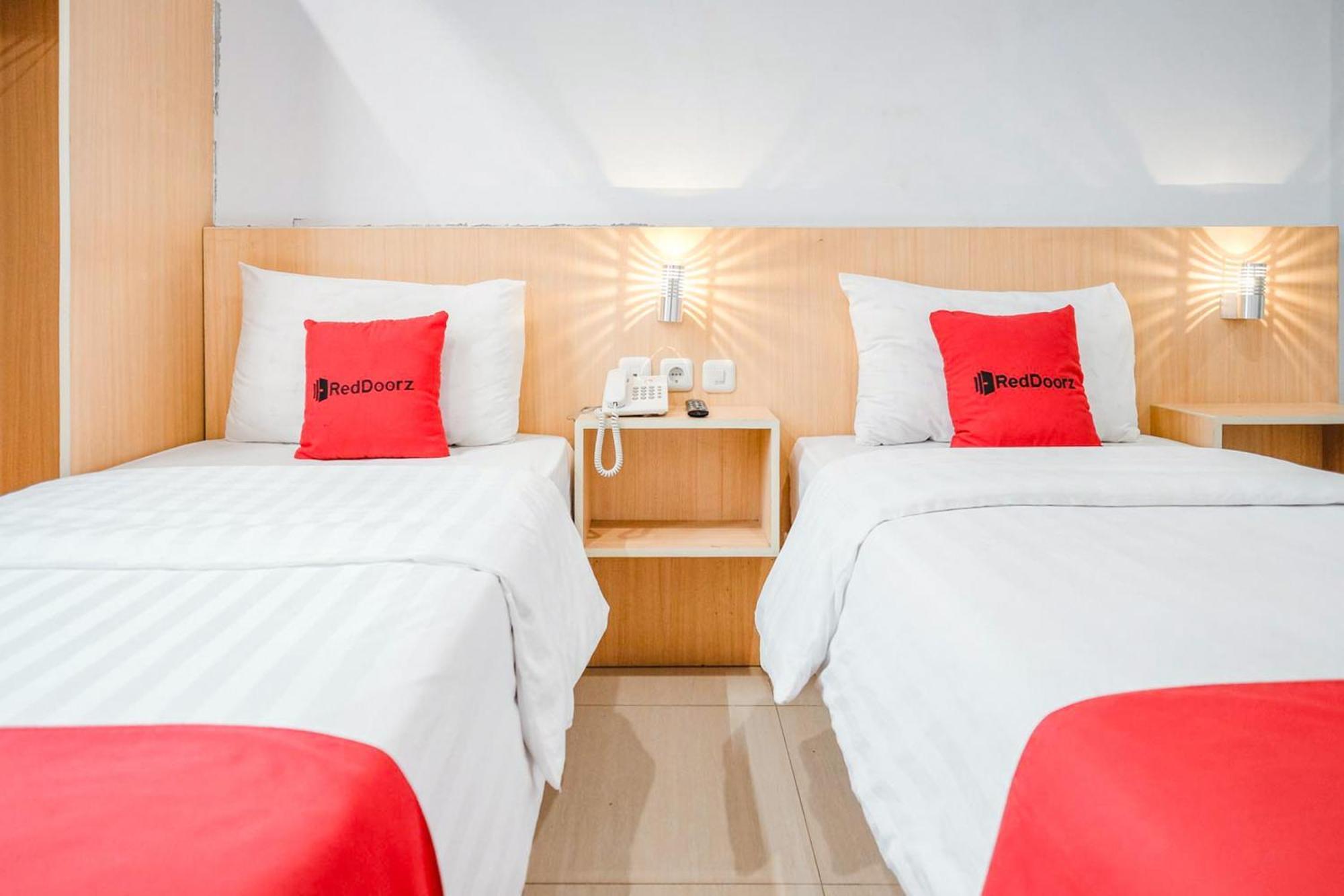 Reddoorz Premium At Hotel T-One Jambi Tanjungjohor Eksteriør bilde